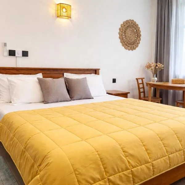 Crystal Pearl Villa, Weligama - 3min to beach, hotel in Weligama