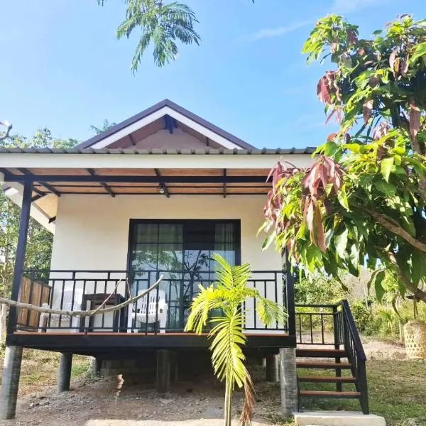 TinyHouse at TigerCave, hotel i Ko Bu Bu