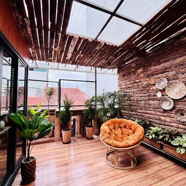 Du Nhiên Homestay, hotel in Hanoi