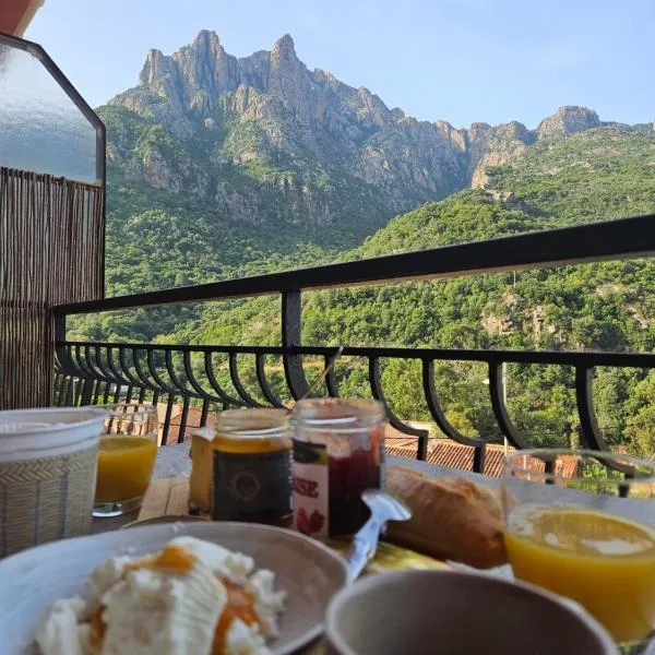 T2 vue mer & montagne terrasse coucher de soleil, מלון בפורטו אוטה