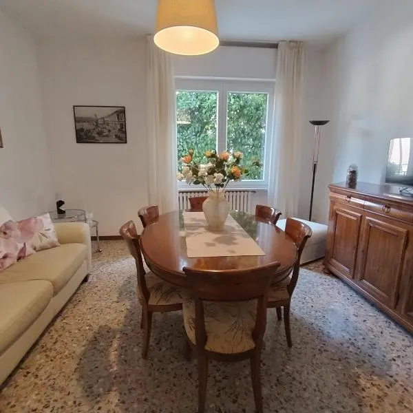 CASA CARLINA Pet Friendly, Hotel in Salò