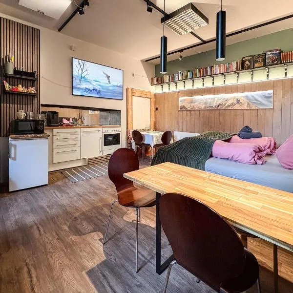 Mitten im Zentrum Ferienwohnungen mit sonniger Terrasse, отель в городе Тельфс