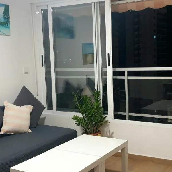 Paradise Ducado Benidorm Vistas al Mar, Piscina, Parking Gratis y Wifi 4 Persona, hotel en Benidorm
