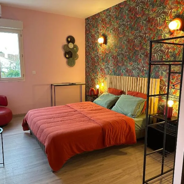 La TOUR DE SAINT XANDRE LA ROCHELLE, hotel in Saint-Xandre