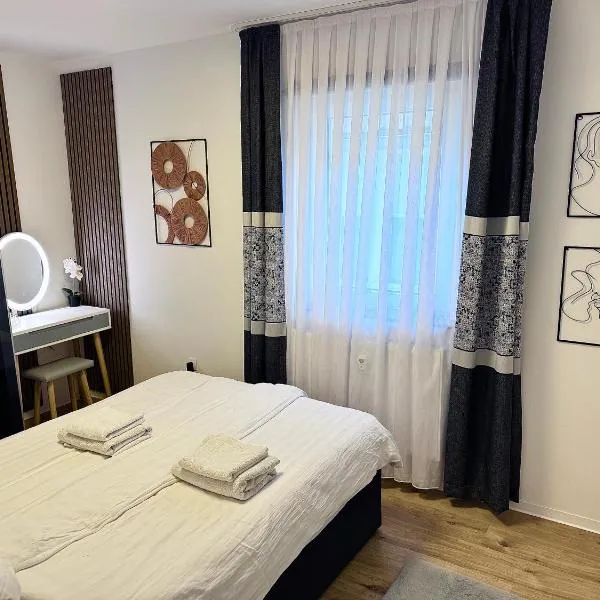 Best Central Apartment - am Marktplatz - Up to 5 - Next to Frankfurt and Hanau - Coffee and Snacks - Netflix, Prime, Disney, hotell sihtkohas Nidderau