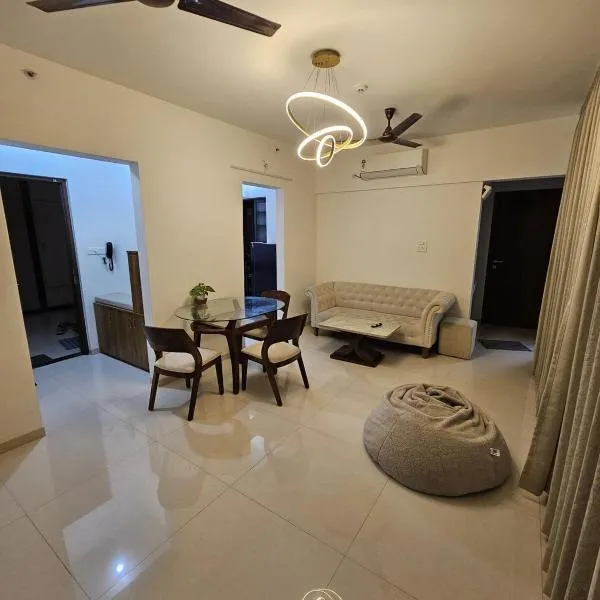 Luxury Cozy 2BHK Appartment in Hinjewadi Phase 1 IT Park, hotel din Pune