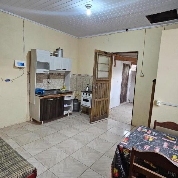 Apartamento simples e central