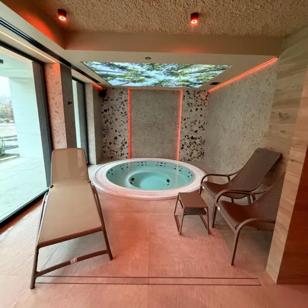 Apartamenty Polanowscy Apartament numer 05 w Posesja Plażowa z mini spa Grzybowo، فندق في جيبوفو