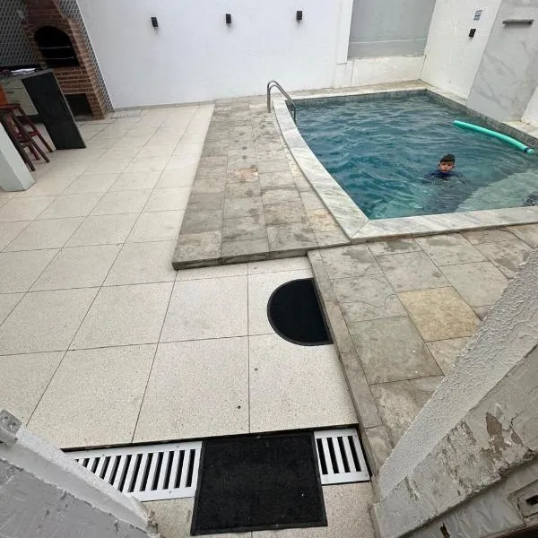 Casa Ampla e aconchegante Limoeiro、Limoeiroのホテル