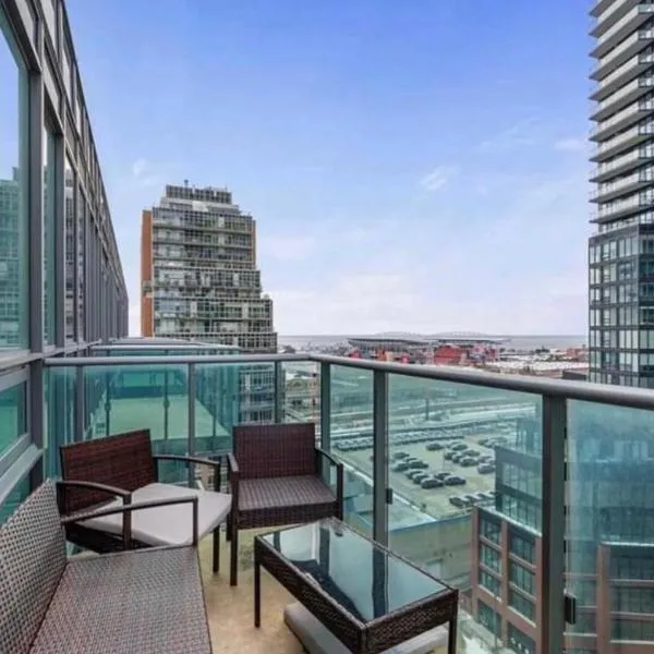 Liberty Village Condo Lake and BMO Field View, hôtel à Toronto