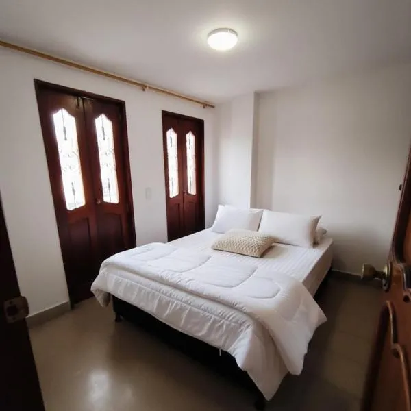 Habitación con cama nueva doble y balcón privado cerca del parque principal, готель у місті Ла-Сеха