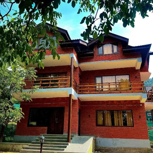 The Walnut House, hotel em Pahalgām