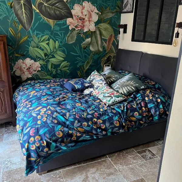 chambre chez particulier、ラ・トランブラードのホテル