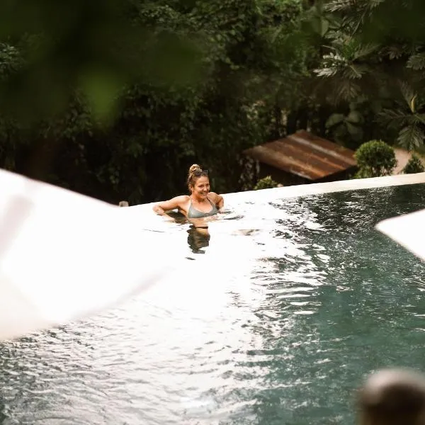 One More Wave Surf House Uluwatu, Hotel in Uluwatu