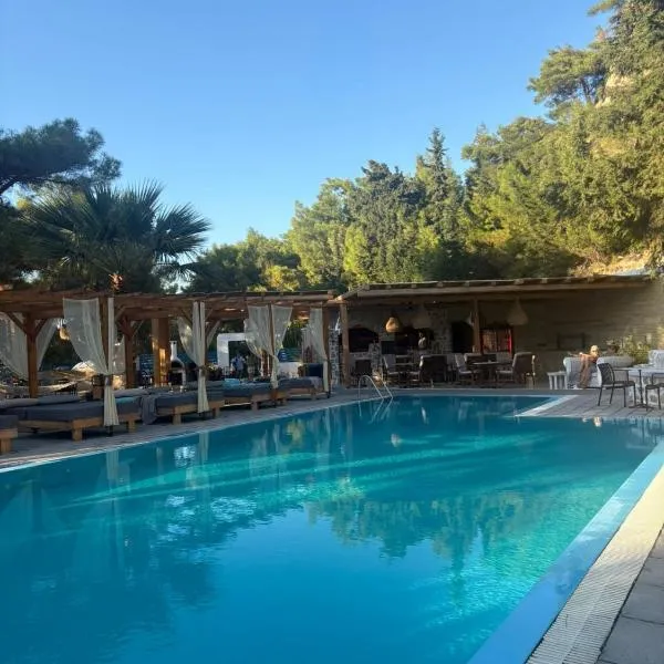 Casa Trees Hotel, מלון באיקסיה