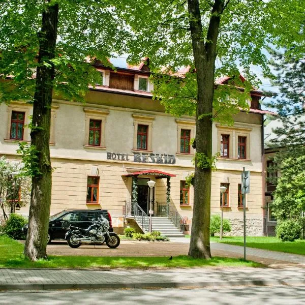 Hotel Beskid، فندق في بييلسكو بياوا