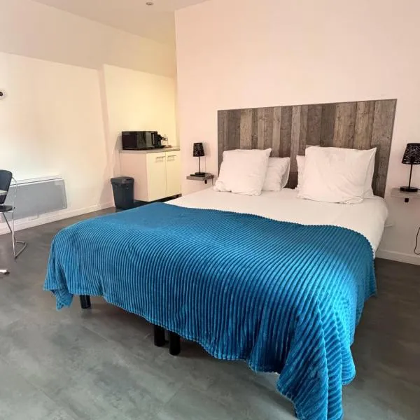 Aux Charmes – hotel w mieście Isques