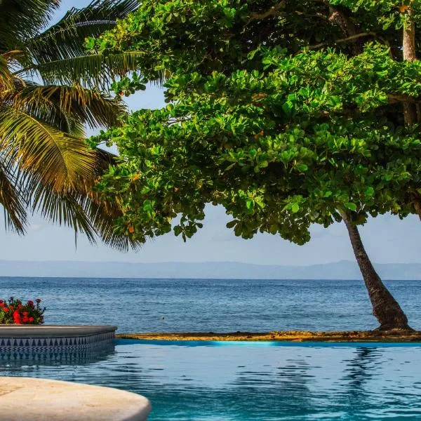 The Cove Apartments, hotel em El Francés