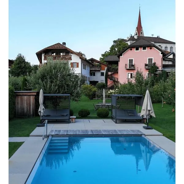 Der Unterwirt Guesthouse - Pool & JRE Restaurant, hotel in Chiusa