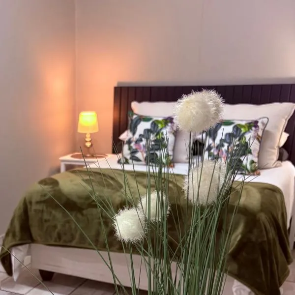 Happy Daze Spacious 45m2 Self Catering Apartment, hotel a Swellendam