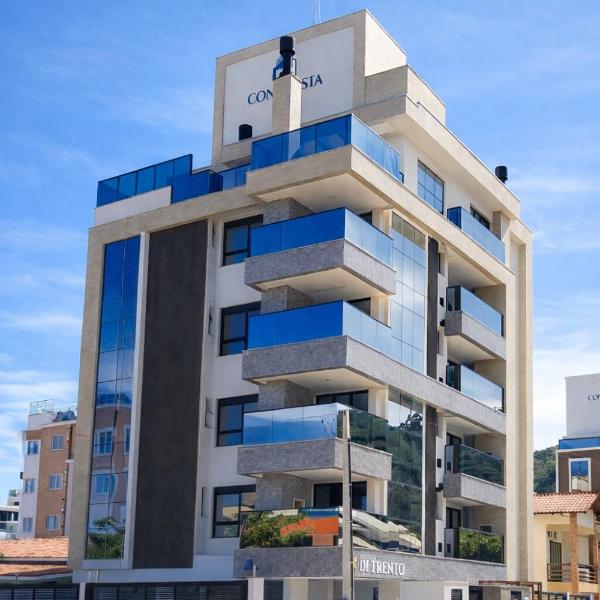 Apartamento na Praia de Palmas com 3 quartos