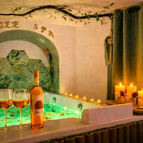 Jungle Spa - Cocon tropical et romantique avec balnéo en plein coeur de Pézenas !, hotel u gradu Pezenas