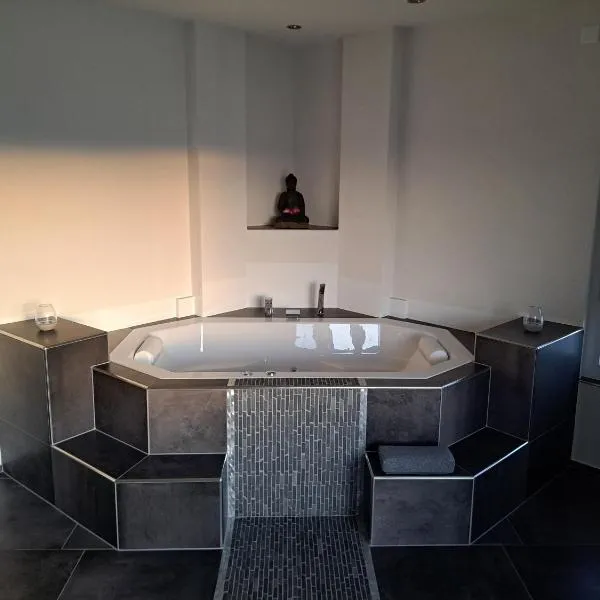 Hotel der Luxusklasse Whirlpool,Himmelbett, Hotel in Hitzkirch