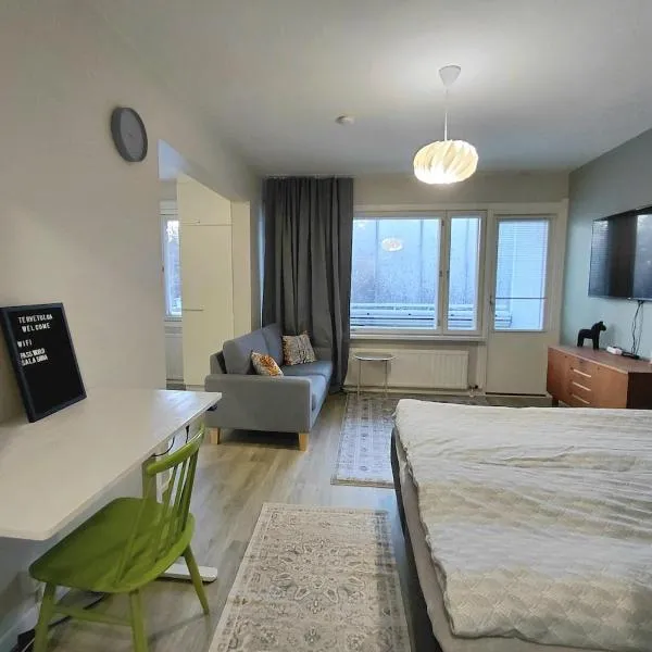 Cozy studio near the train station، فندق في لابينرنتا