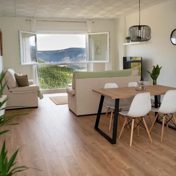 Apartamento vacacional HM Home Yeste، فندق في يستي