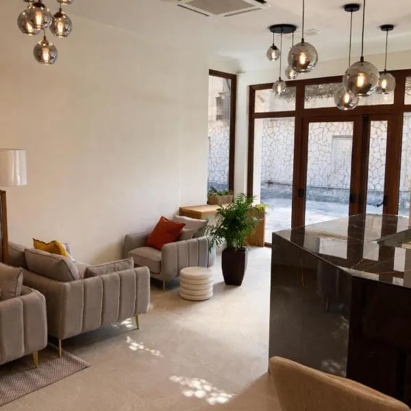 Hotel LUMIè Pescasseroli, hotel en Pescasseroli