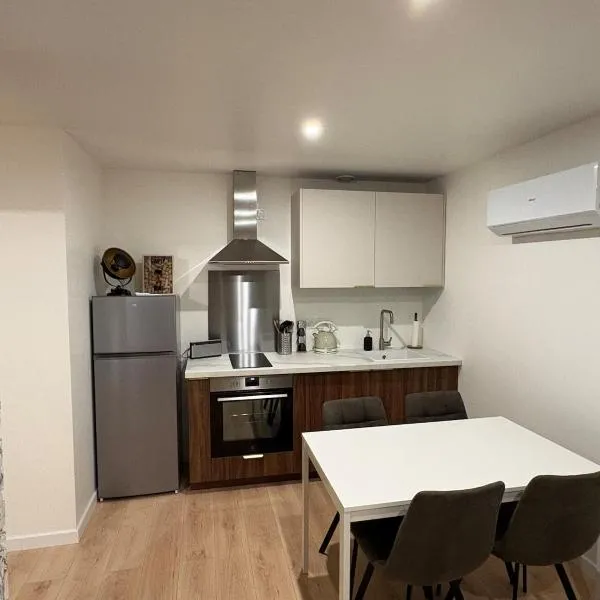 Logement neuf 4 personnes Proche centre-bourg, hotel in La Dominelais