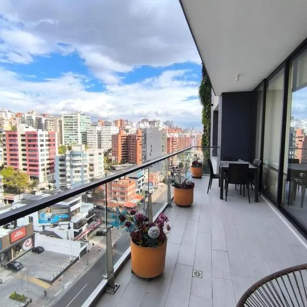 Essence Panoramic Terrace Suite Private 11th Floor Views, hotel u gradu Kito