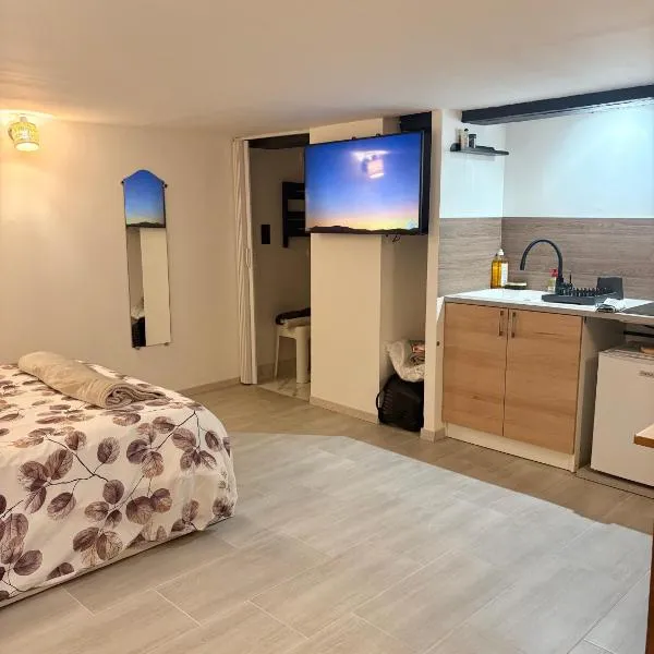 Flat ADB, hotel di Maintenon