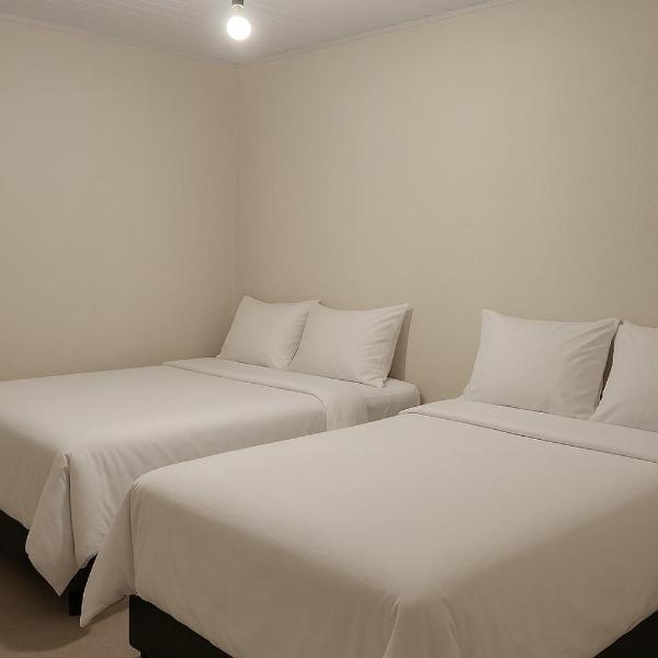 A Casa Temporada Caldas Novas 3 Quartos , Piscina Aquecida 50 graus, lazer Completo Hidro e Led noturno , A Casas Paradisiaca l Roupa de Cama Inclusa Parcelamos até 12x no Cartão de Crédito Sem Juros - Foto 2