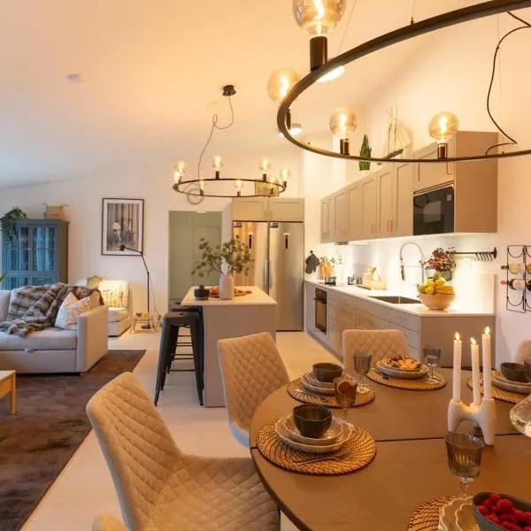 Stylish Home for 9 Guests - Balcony - Nature Views, ξενοδοχείο σε Båstad