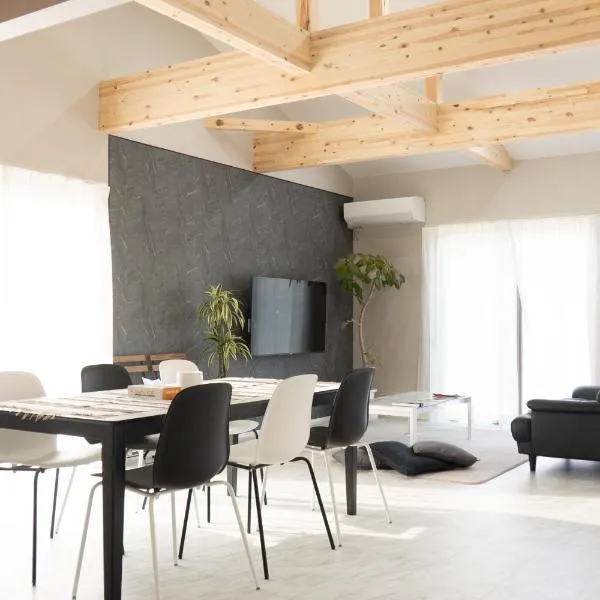 三重県観光の中間拠点津市k1 鈴鹿サーキット30分伊勢神宮60分 家族グループ旅行 広々駐車場, hotel v destinácii Tsu