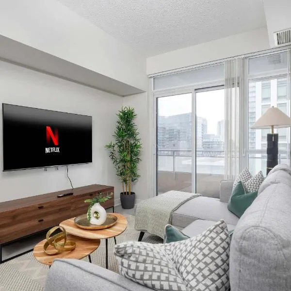 Modern CityPlace 2BR Balcony & Free Parking, hotel di Toronto