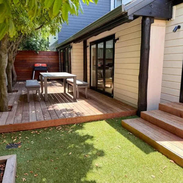 Pet friendly downtown Mt Maunganui 3 bedroom home, hotel u gradu Maunt Maunganui