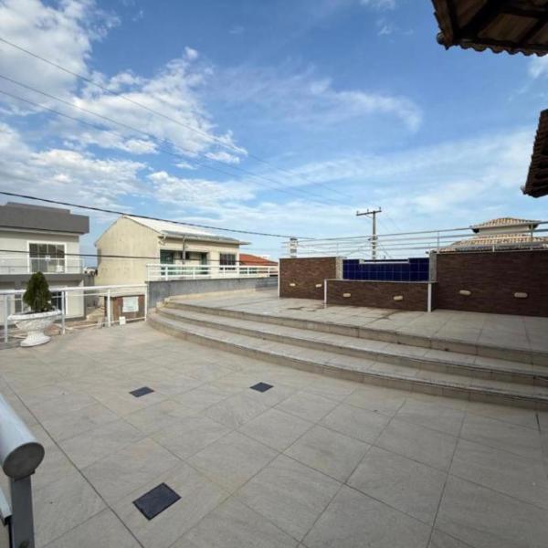 Casa com piscina privada e 3 quartos