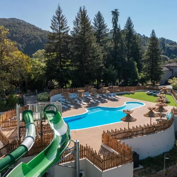 Camping maeva Escapades du Château de l'Hom, hotel in LʼEstréchure