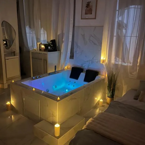 Love White Room Privée avec Spa privatif, Hotel in Tourcoing