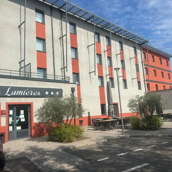 Hôtel des Lumières Lyon Meyzieu Arena Stadium, hotel di Meyzieu