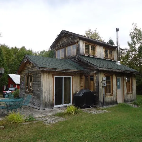 Chalet Saint-Thomas, hôtel à LʼAnse-Saint-Jean