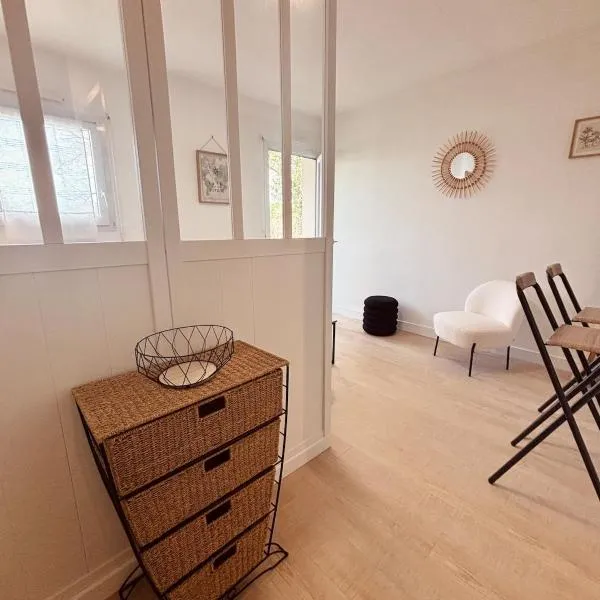 Charming new studio โรงแรมในลาโรแชล