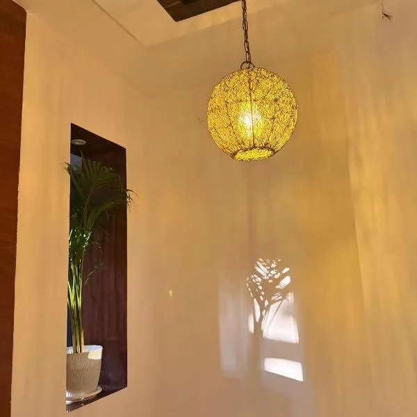 구와하티에 위치한 호텔 Clover homestay