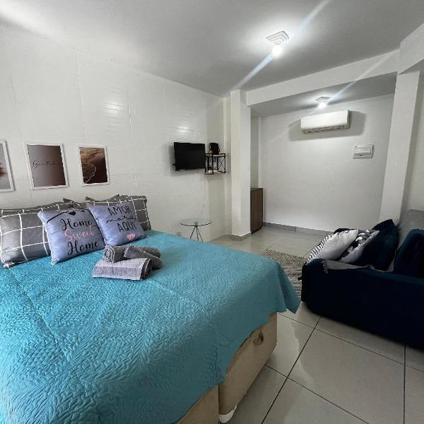 102 Studio -Térreo Ar Cond com Varanda - 5 hóspedes- garagem - WI FI e 200 metros da Praia, 50 metros da Av Gastronômica da PG - Foto 3