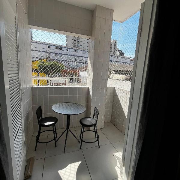 102 Studio -Térreo Ar Cond com Varanda - 5 hóspedes- garagem - WI FI e 200 metros da Praia, 50 metros da Av Gastronômica da PG - Foto 4