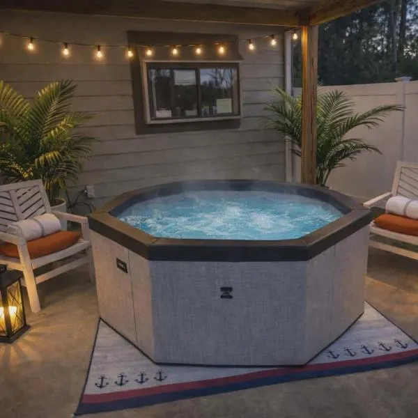 Spacious 3BR Family Beach Home 5 Mins to Panama City Beach & Sleeps 9 Hot tub, hotel a Panama City Beach