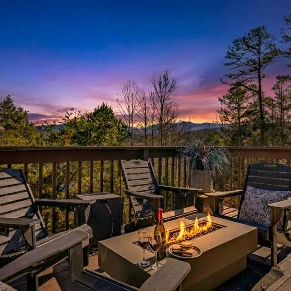 Hot deal - 5 mi to Gburg with View, Hot tub, Firepit, Game Room, Sauna, BBQ, Pets, מלון בגטלינבורג