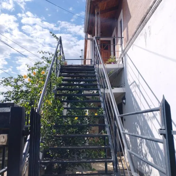 Alvear Departamento B, hotell i Venado Tuerto